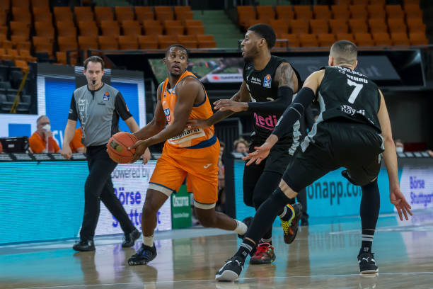 队全线压制 队全线压制