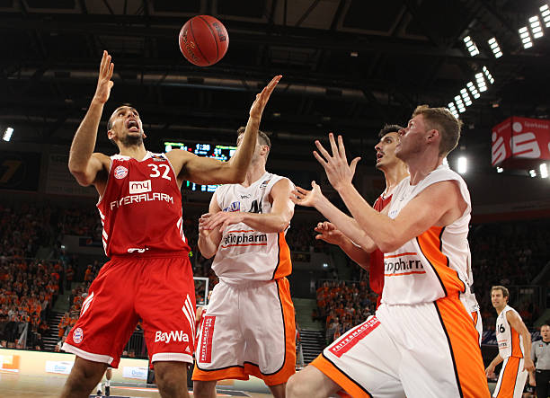 恩比德在休 恩比德在休